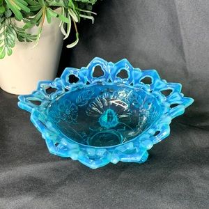 Vintage Northwood 3 Footed Blue Opalescent Shell & Wild Rose scalloped Edge bowl